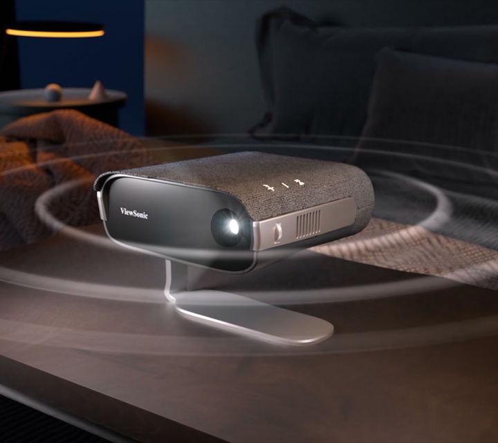 Proyector M1X con sus altavoces Harman Kardon